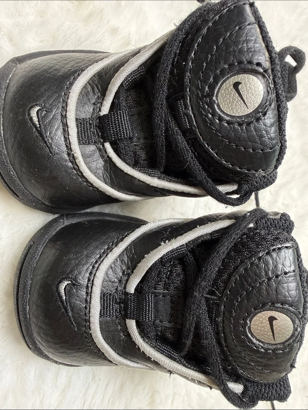 Nike Flight Team TD Infant Baby Basketball Shoes 2C Black Silver Leather Sneaker